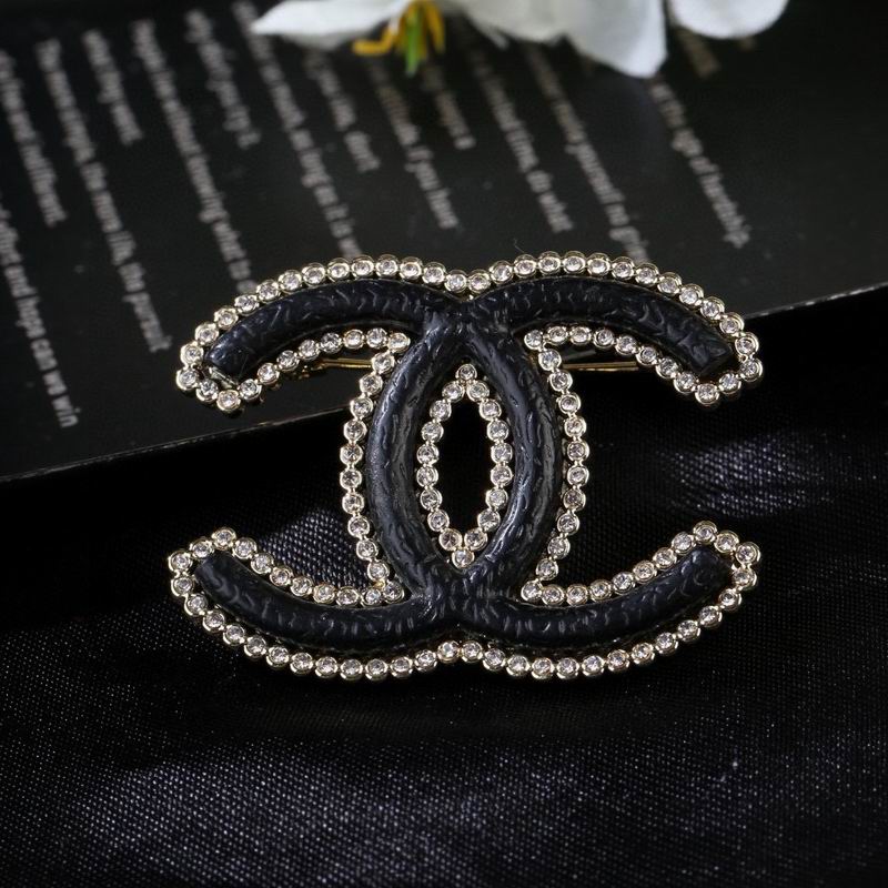 Chanel Brooch 05yxs31